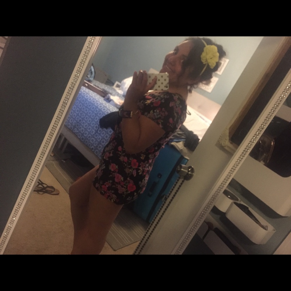 Flower romper - Picture 3 of 3